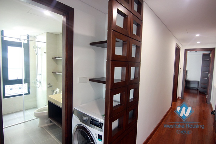 High floor apartment for rent in Au Co, Tay Ho, Ha Noi